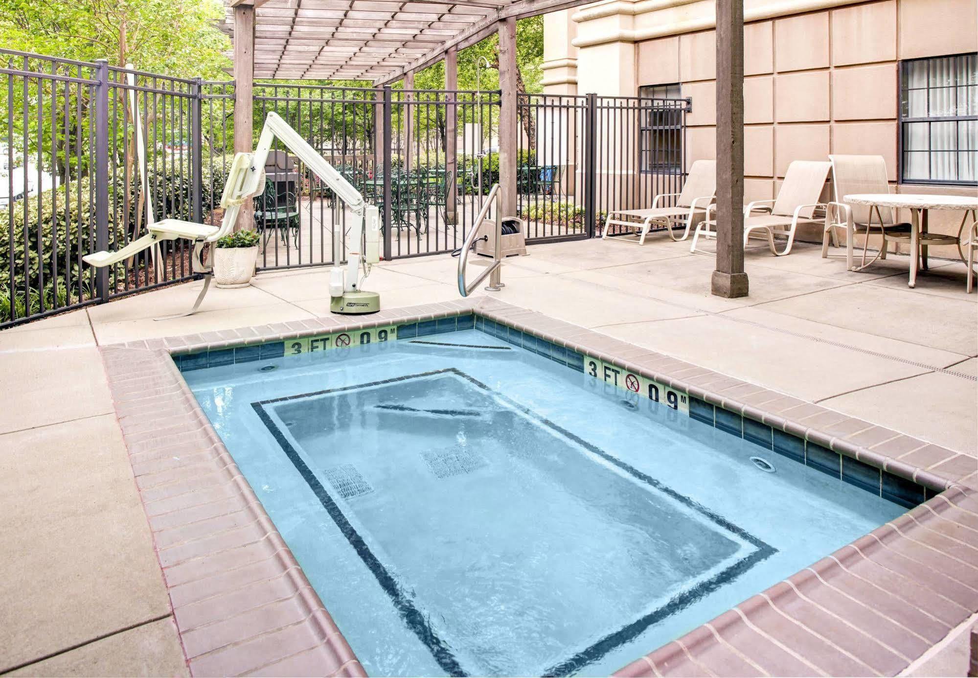 Towneplace Suites Atlanta Buckhead מראה חיצוני תמונה